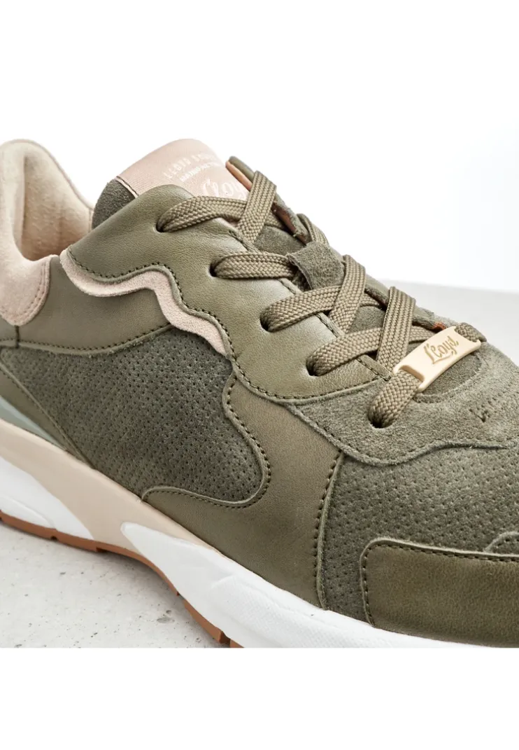 SNEAKER