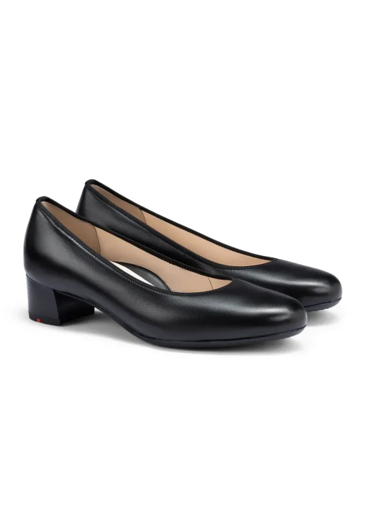 \u200EPUMPS